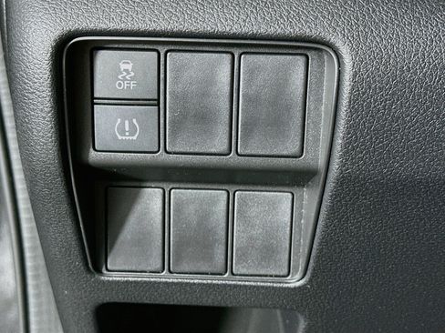 Used 2019 Honda CR-V LX image 16