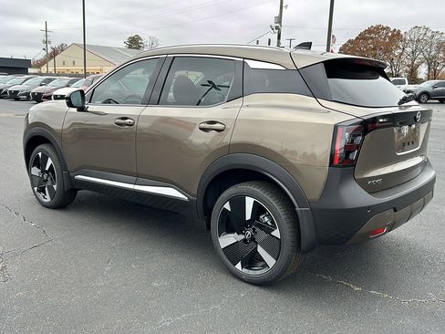 New 2026 Nissan Kicks SR image 4
