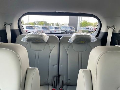 New 2025 Kia Sorento EX image 24