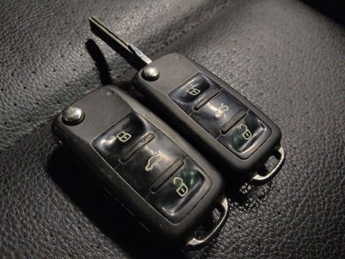 Used 2015 Volkswagen Tiguan SE FWD image 32