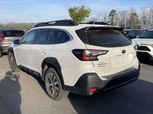 Used 2025 Subaru Outback Premium image 3