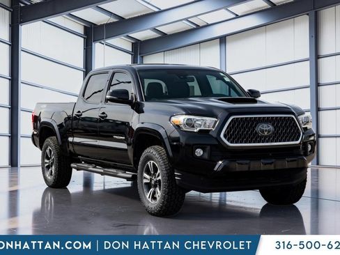Used 2018 Toyota Tacoma TRD Sport AWD/4WD image 23