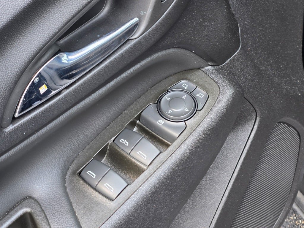 Used 2023 Chevrolet Equinox LT FWD image 19
