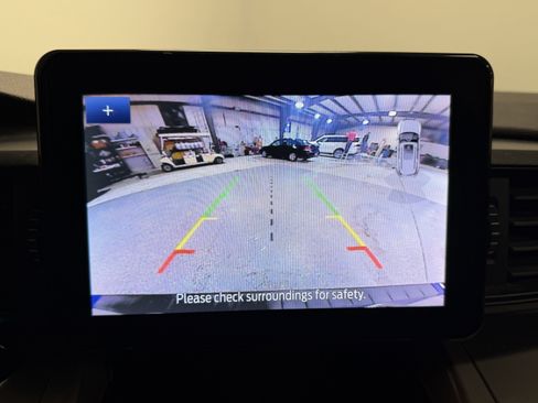 Used 2020 Ford Explorer XLT w/ Comfort Package image 12