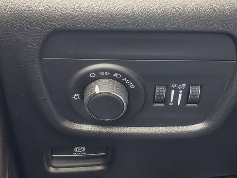 Used 2024 Jeep Grand Cherokee Altitude AWD/4WD image 13