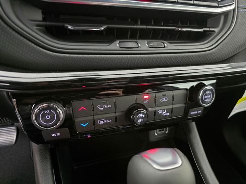 New 2026 Jeep Compass Latitude image 22