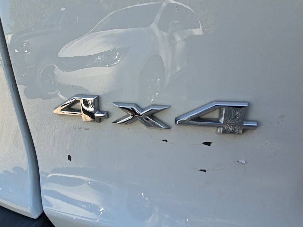 Used 2022 Jeep Cherokee Limited AWD/4WD image 16