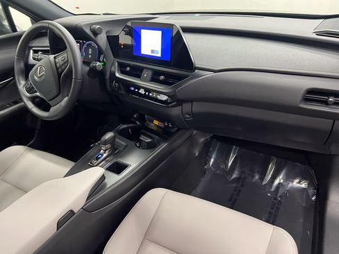 Certified 2025 Lexus UX 300h FWD image 12