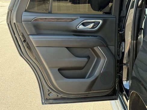 Used 2021 Chevrolet Tahoe 2WD w/ 1FL Safety Package image 38