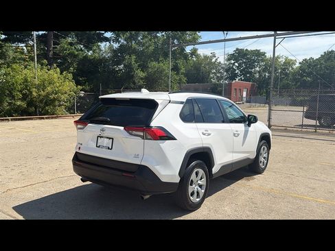 Used 2021 Toyota RAV4 LE AWD/4WD image 5