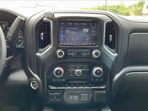 Used 2022 GMC Sierra 1500 AT4 w/ AT4 Preferred Package AWD/4WD image 21
