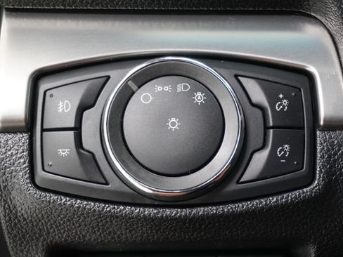 Used 2018 Ford Explorer XLT w/ Equipment Group 202A FWD image 23