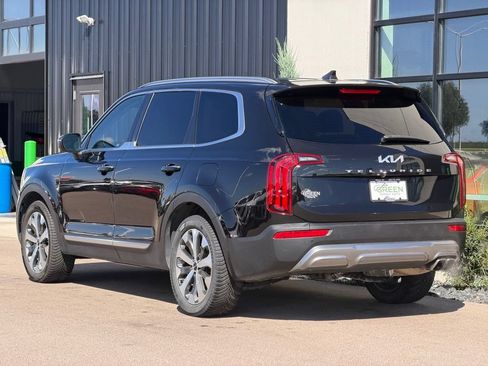 Used 2022 Kia Telluride S FWD image 3