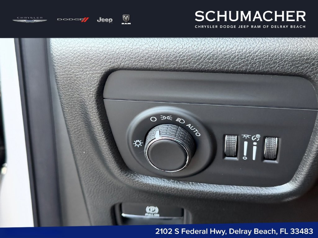 New 2026 Jeep Grand Cherokee Laredo RWD image 22