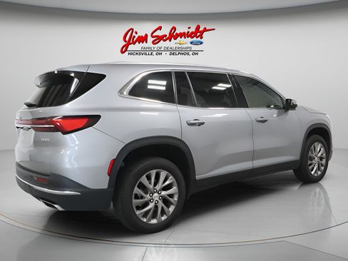 Used 2026 Buick Enclave Preferred AWD/4WD image 6