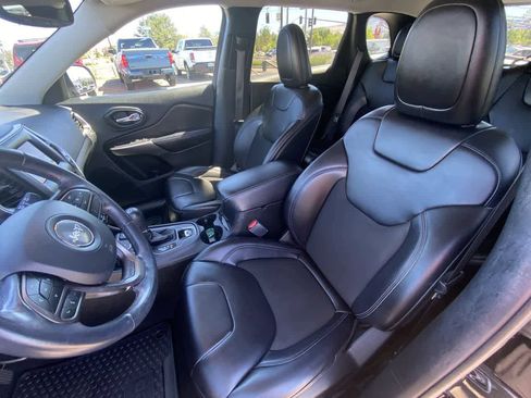 Used 2020 Jeep Cherokee Latitude Plus w/ Comfort/Convenience Group AWD/4WD image 11