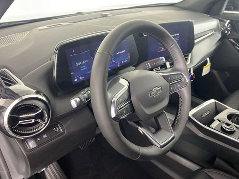 New 2026 Chevrolet Equinox LT w/ Convenience Package II image 11