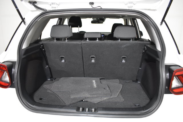 Used 2023 Hyundai Venue SEL w/ Cargo Package FWD image 27