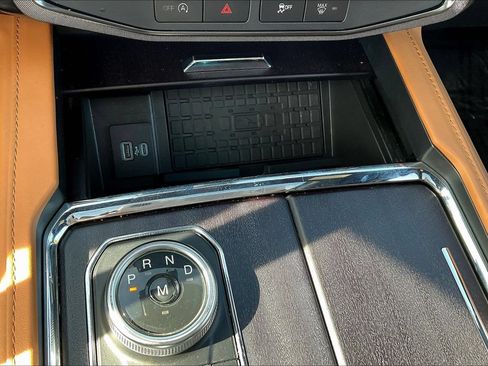 Used 2023 Ford Expedition Platinum AWD/4WD image 15
