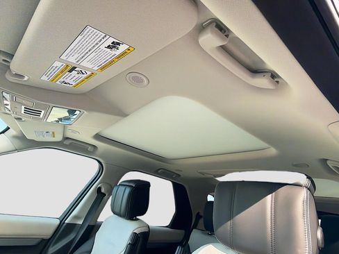 New 2026 Land Rover Discovery Limited Edition image 28