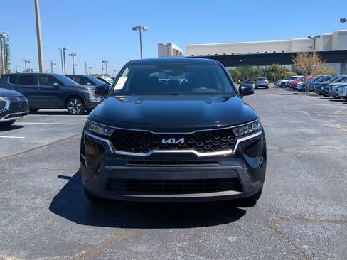 Used 2023 Kia Sorento LX FWD image 3