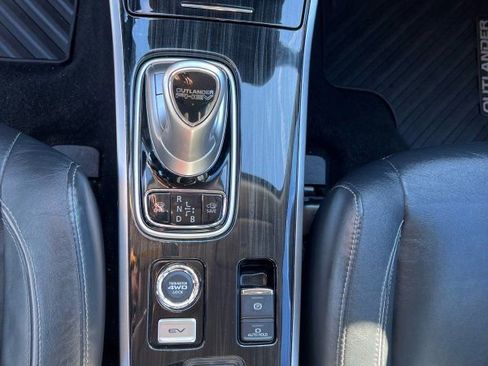 Used 2018 Mitsubishi Outlander SEL image 15