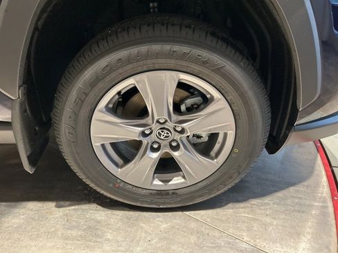 New 2025 Toyota RAV4 XLE image 19