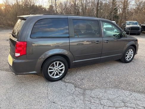 Used 2015 Dodge Grand Caravan SXT w/ UConnect Hands-Free Group image 5