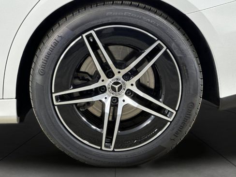 Used 2025 Mercedes-Benz E 350 Sedan image 25