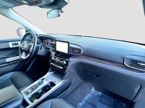 Used 2023 Ford Explorer Limited w/ Equipment Group 301A image 30