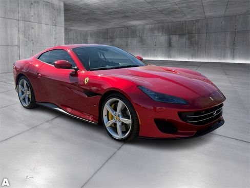 Used 2020 Ferrari Portofino image 9