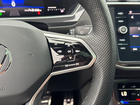 Used 2024 Volkswagen Tiguan SE R-Line image 26