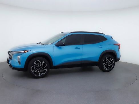 Used 2025 Chevrolet Trax RS w/ Driver Confidence Package image 15