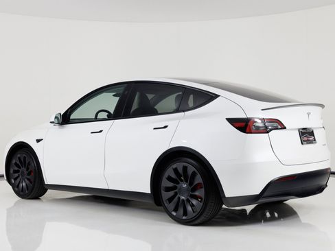 Used 2023 Tesla Model Y Performance AWD/4WD image 5