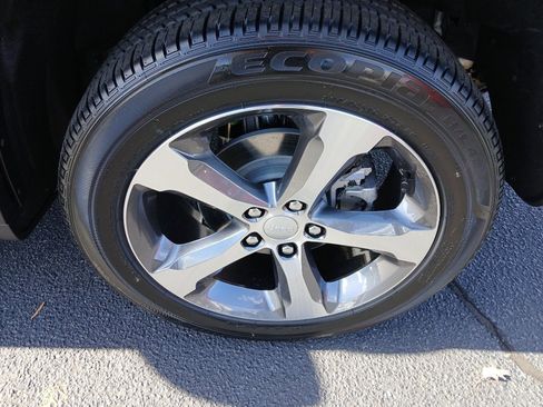 New 2025 Jeep Grand Cherokee Limited image 16