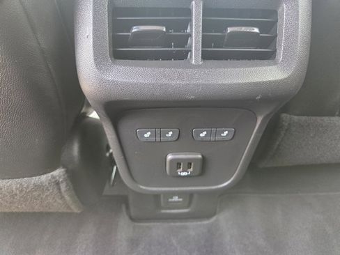 Used 2022 Chevrolet Equinox Premier image 8