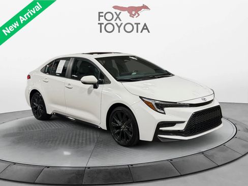 Used 2023 Toyota Corolla SE w/ SE Premium Package FWD image 8