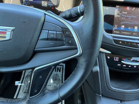 Used 2018 Cadillac XT5 Luxury w/ Driver Awareness Package FWD image 29