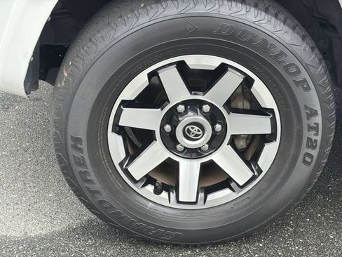 Used 2022 Toyota 4Runner TRD Off-Road Premium w/ Moonroof Package AWD/4WD image 16