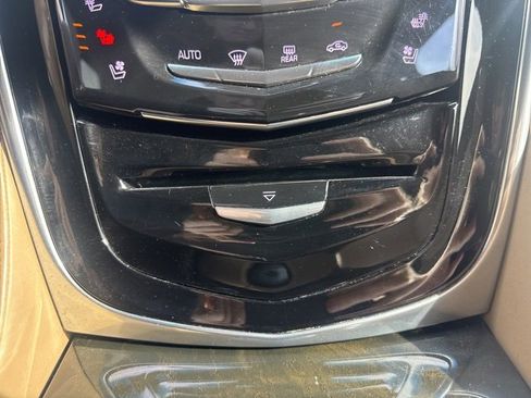 Used 2019 Cadillac Escalade ESV Platinum image 27