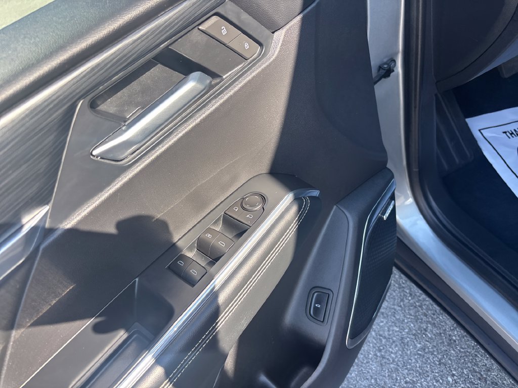 Used 2026 GMC Acadia Elevation w/ Elevation Premium Package FWD image 16