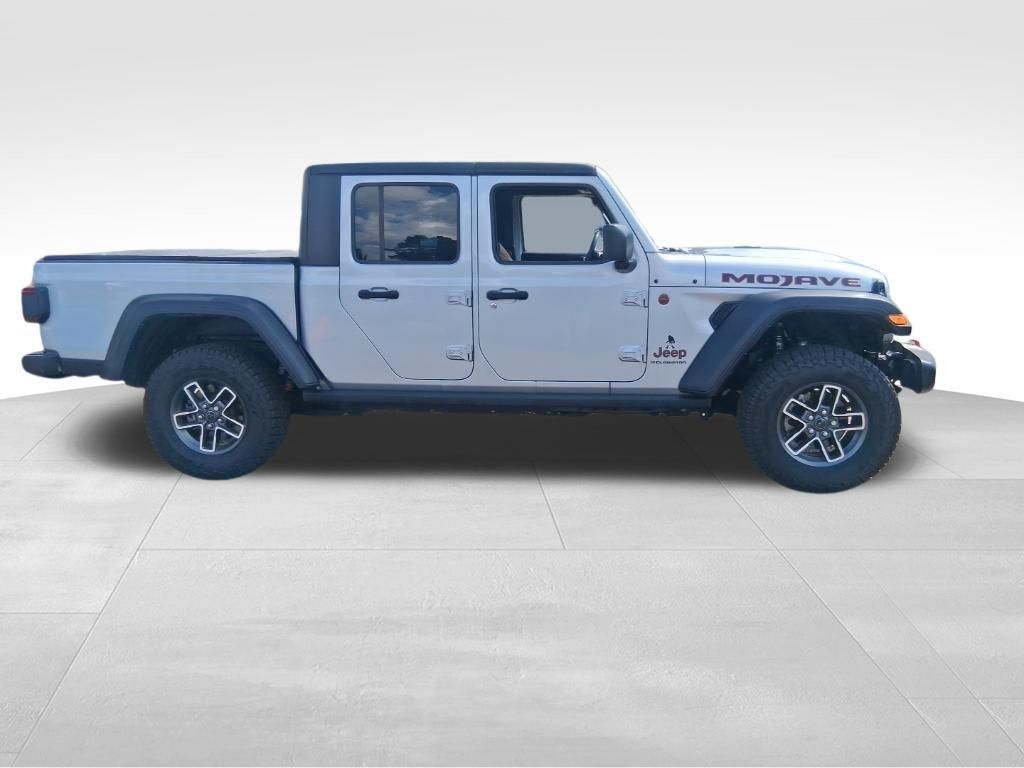 Used 2024 Jeep Gladiator Mojave w/ Technology Group AWD/4WD image 5