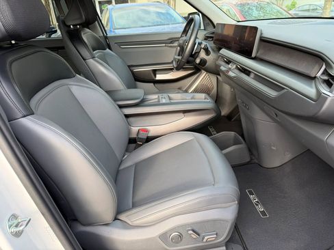 Used 2024 Kia EV9 Light image 24