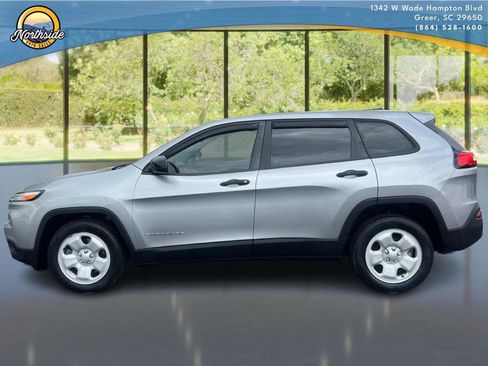 Used 2016 Jeep Cherokee Sport FWD image 21