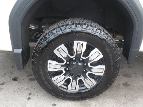 Used 2025 GMC Sierra 2500 Denali w/ Denali Reserve Package AWD/4WD image 10