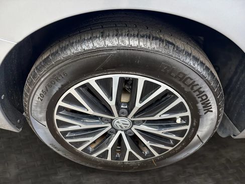 Used 2019 Volkswagen Jetta SE FWD image 40