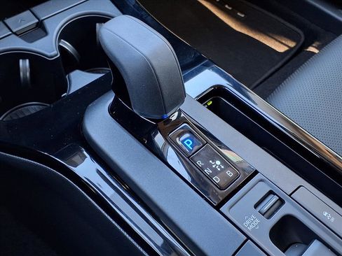 Certified 2025 Toyota Prius LE image 19