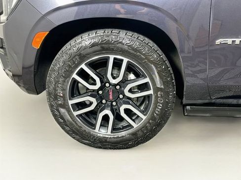 Used 2024 GMC Yukon XL AT4 w/ AT4 Premium Plus Package AWD/4WD image 39