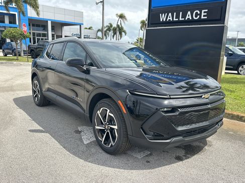 New 2026 Chevrolet Equinox EV LT AWD/4WD image 1