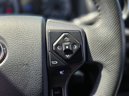 Used 2020 Toyota Tacoma TRD Sport w/ Technology Package AWD/4WD image 25
